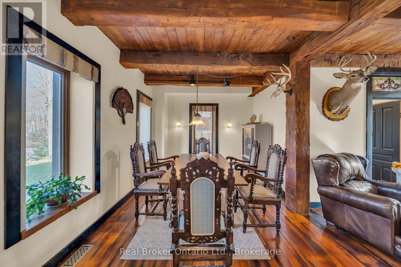 4766 HYNDMAN DRIVE Image 12