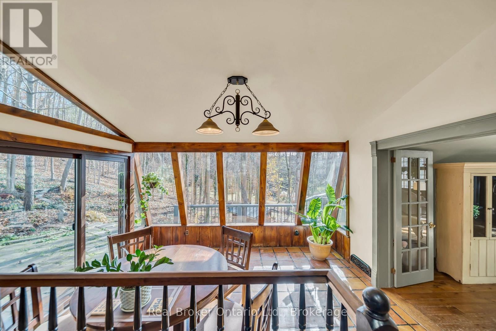 4766 HYNDMAN DRIVE Image 13