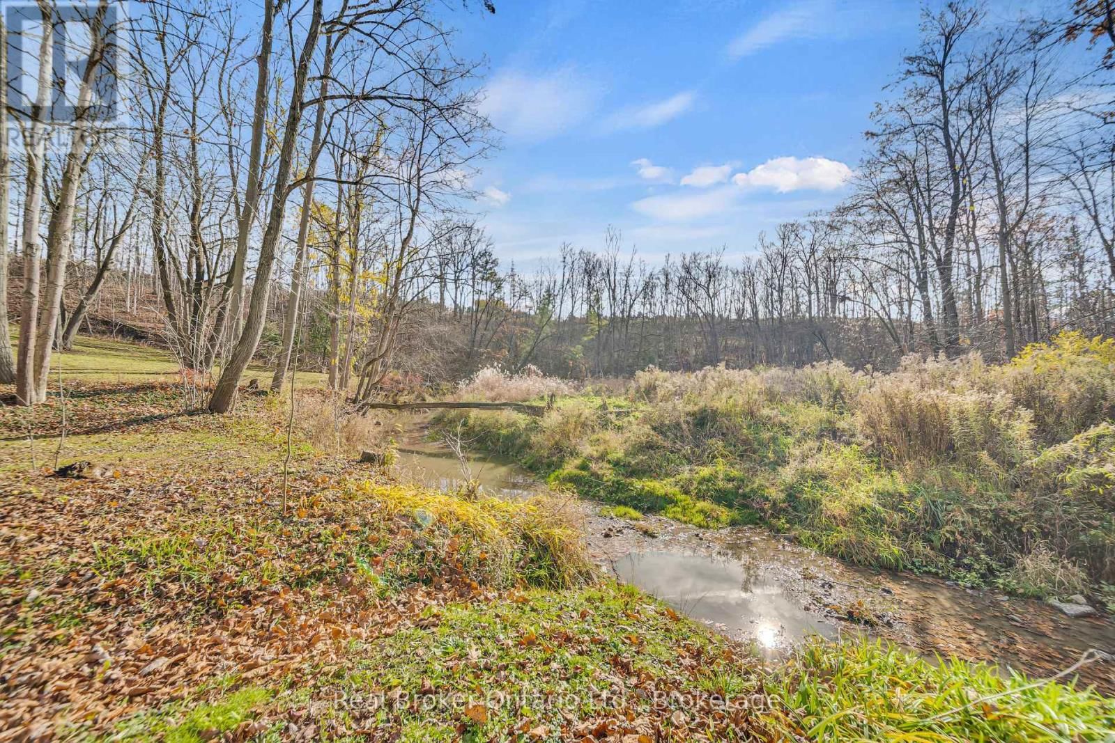 4766 HYNDMAN DRIVE Image 37