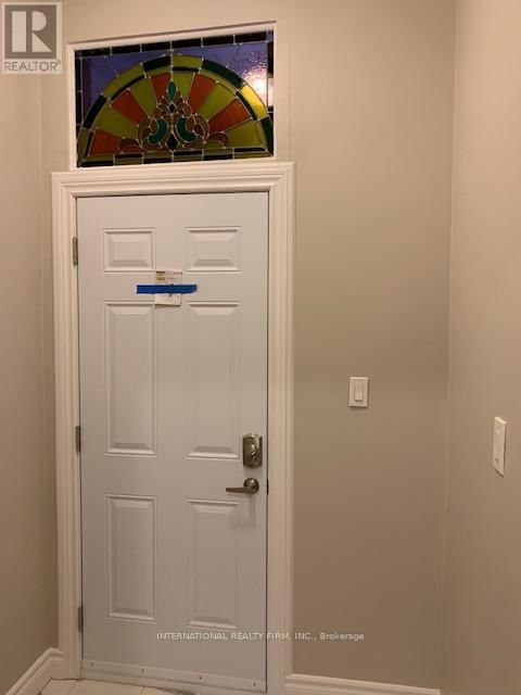 300 LOCKE STREET SOUTH Image 10