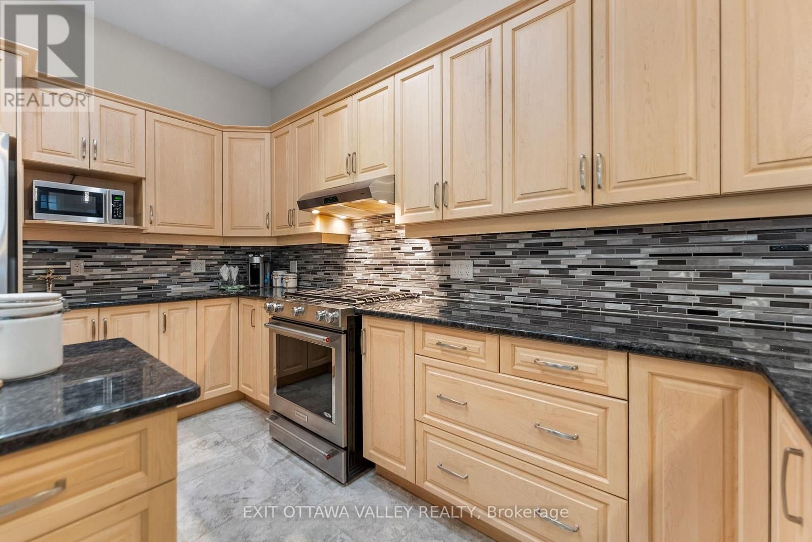 740 WALFORD ROAD Image 13