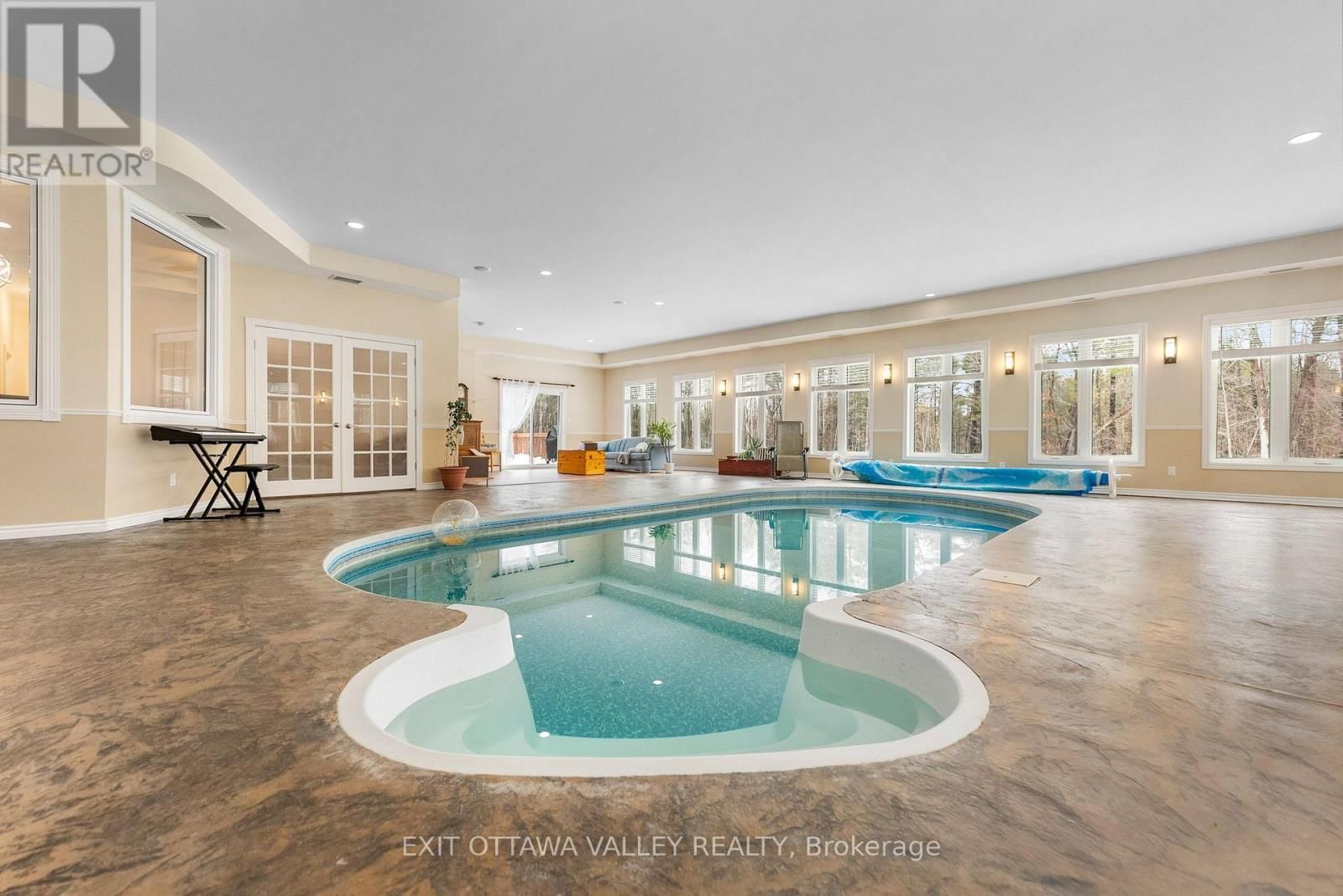 740 WALFORD ROAD Image 19