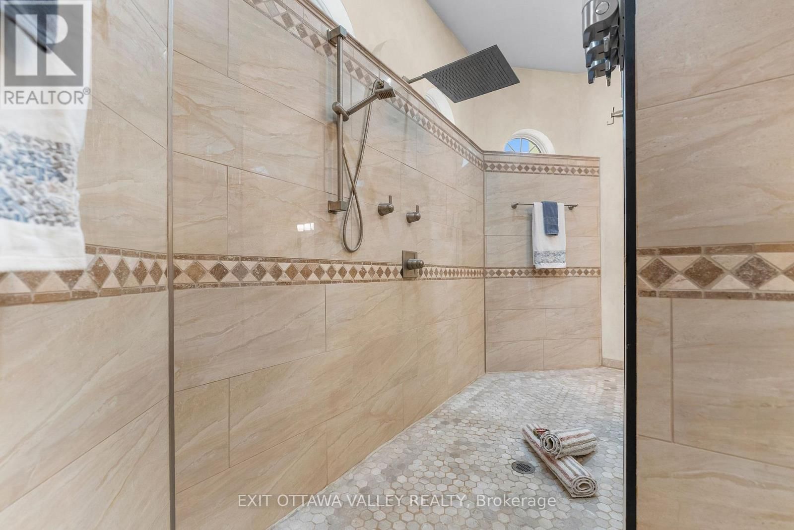 740 WALFORD ROAD Image 25