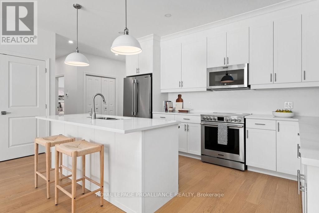 71 SEYMOUR STREET WEST Image 12