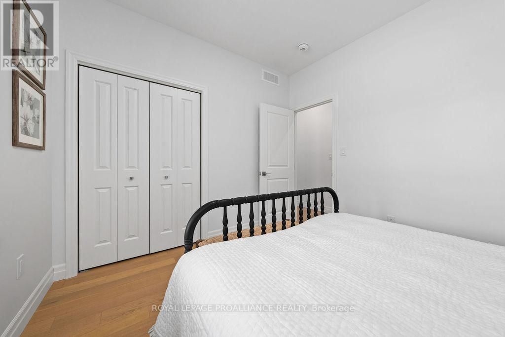 71 SEYMOUR STREET WEST Image 31