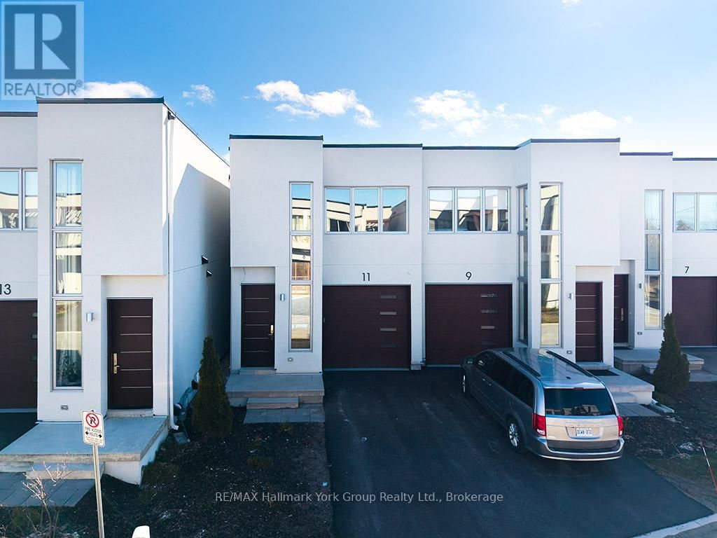 11 WATERVIEW LANE Image 1