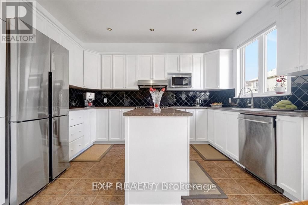 122 RODEO DRIVE Image 11