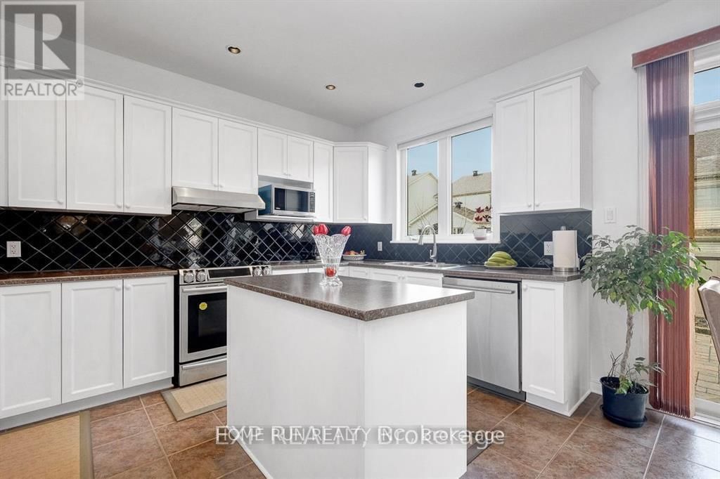 122 RODEO DRIVE Image 12