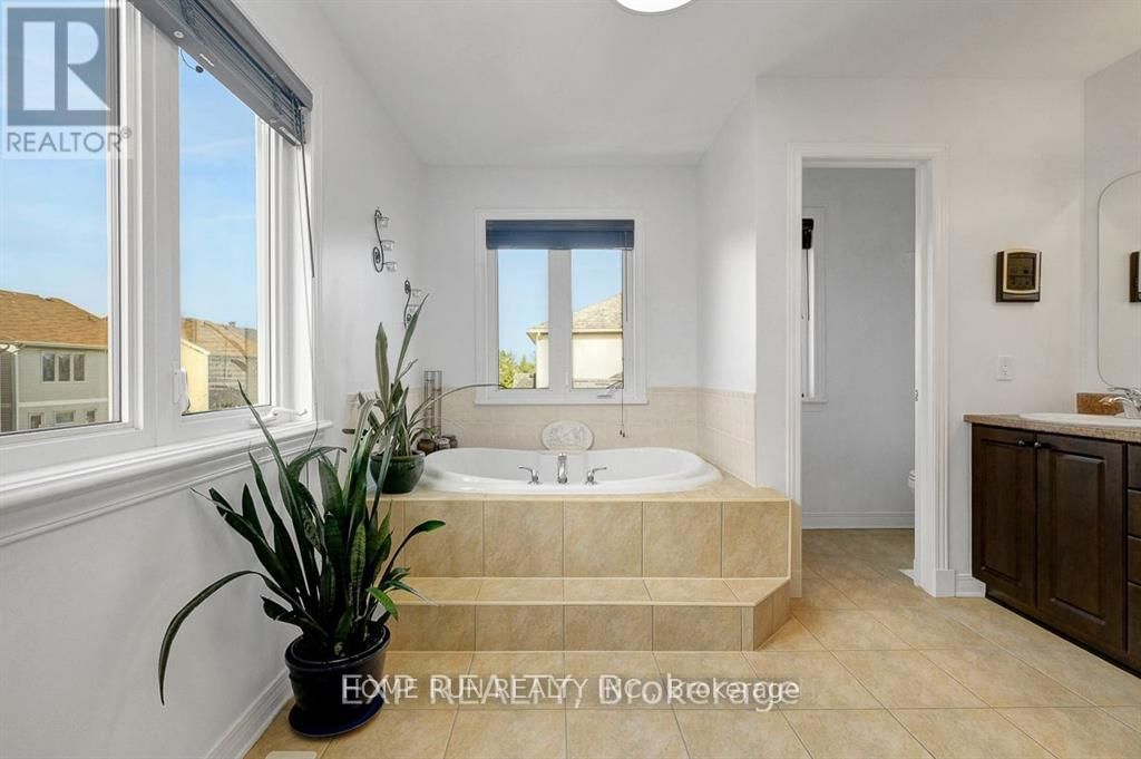 122 RODEO DRIVE Image 31