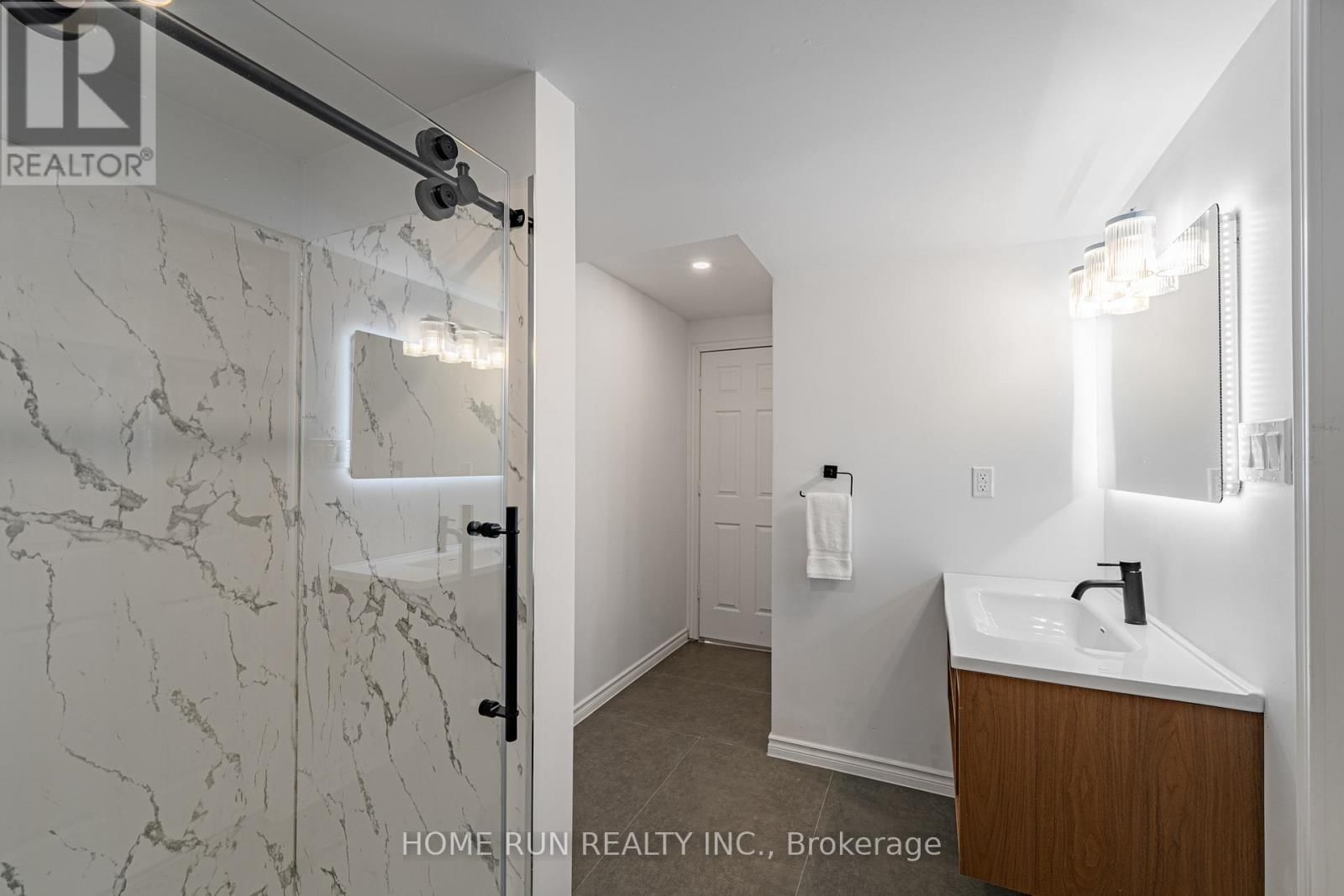 122 RODEO DRIVE Image 49