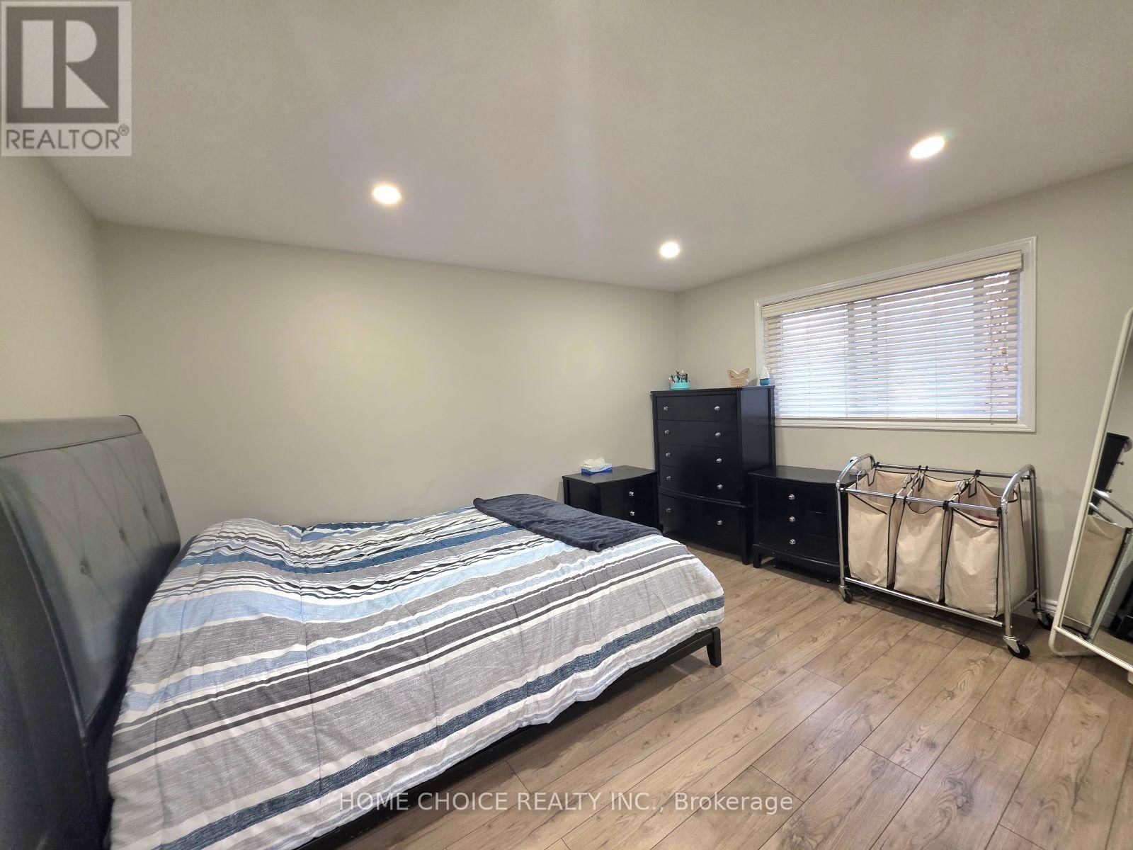 130 CHAMPLAIN CRESCENT Image 15