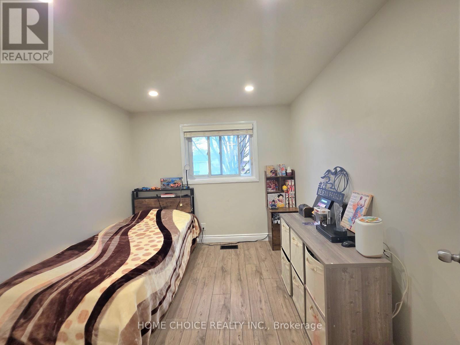 130 CHAMPLAIN CRESCENT Image 20