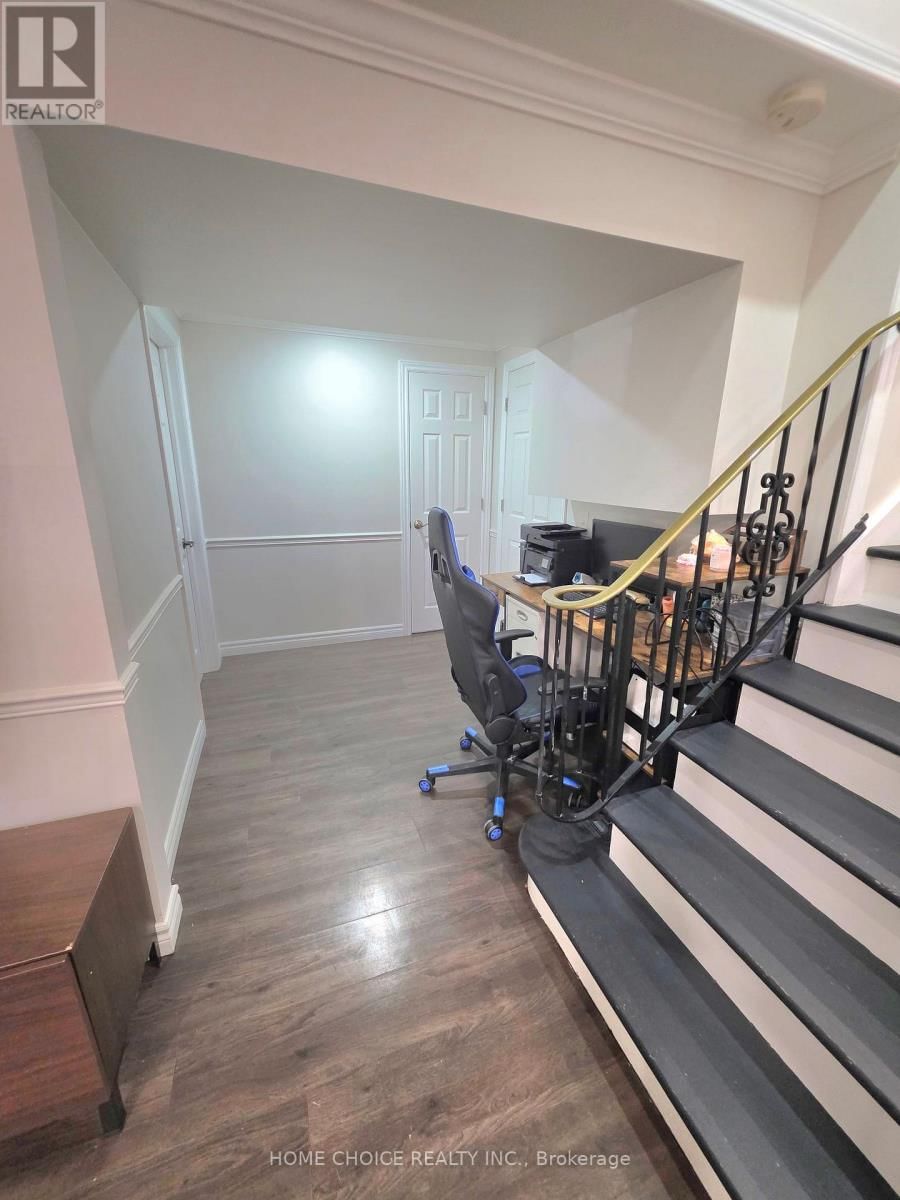 130 CHAMPLAIN CRESCENT Image 29