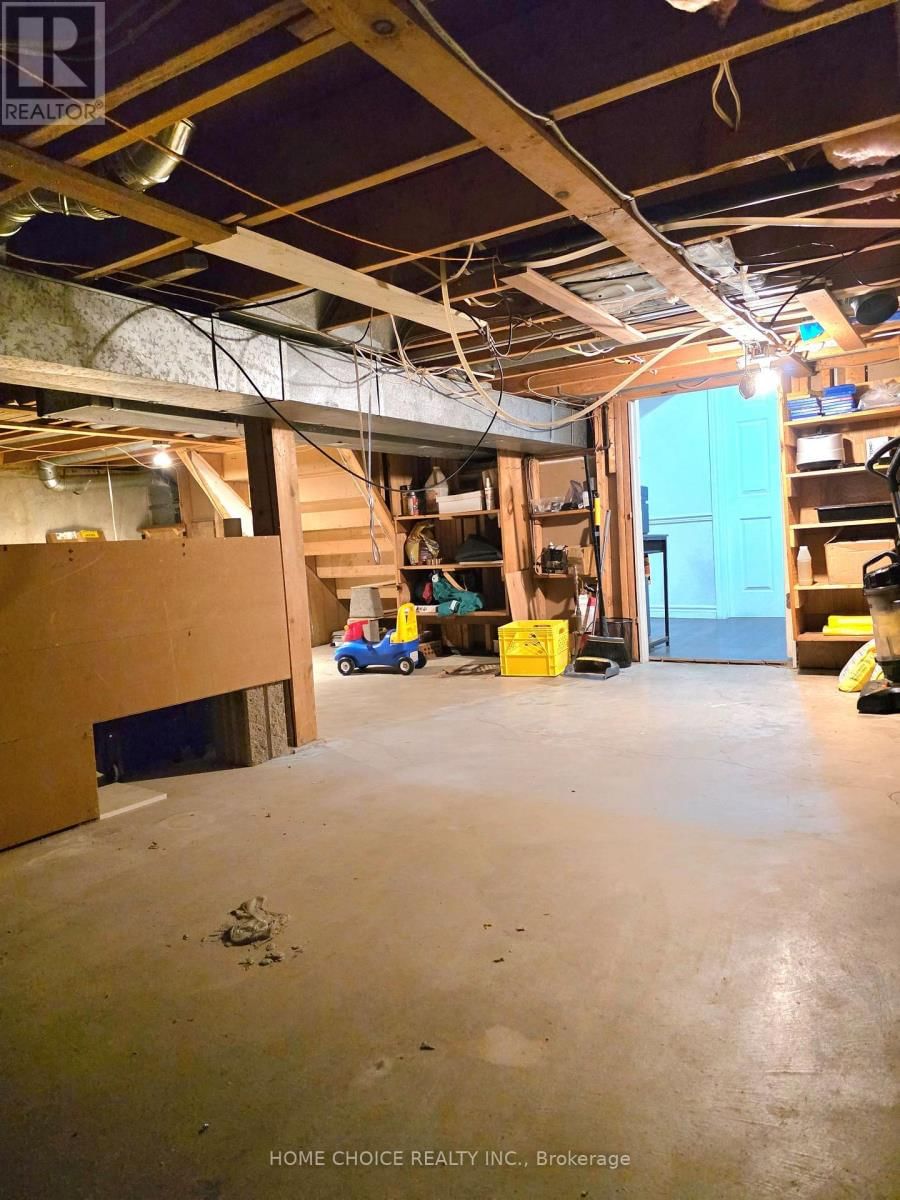 130 CHAMPLAIN CRESCENT Image 31