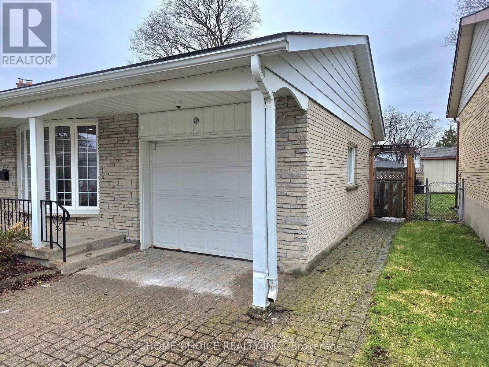130 CHAMPLAIN CRESCENT Image 39