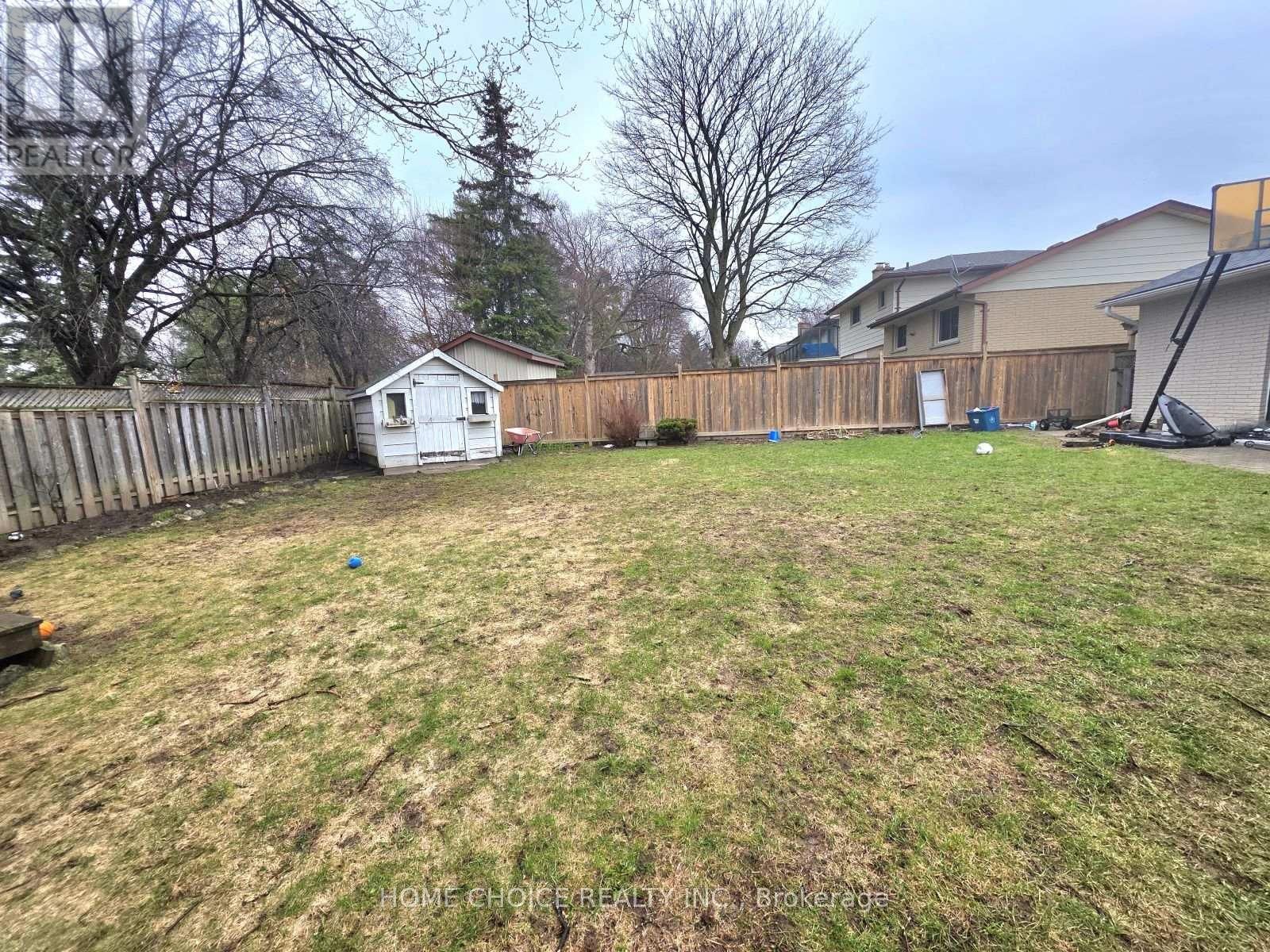 130 CHAMPLAIN CRESCENT Image 43