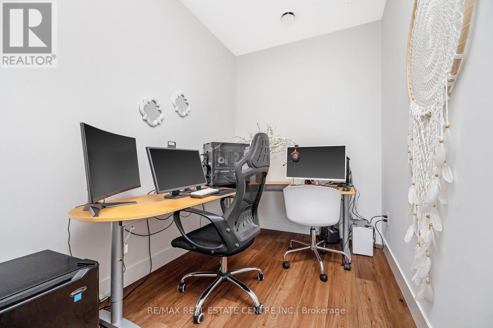 1000 LACKNER PLACE Image 13