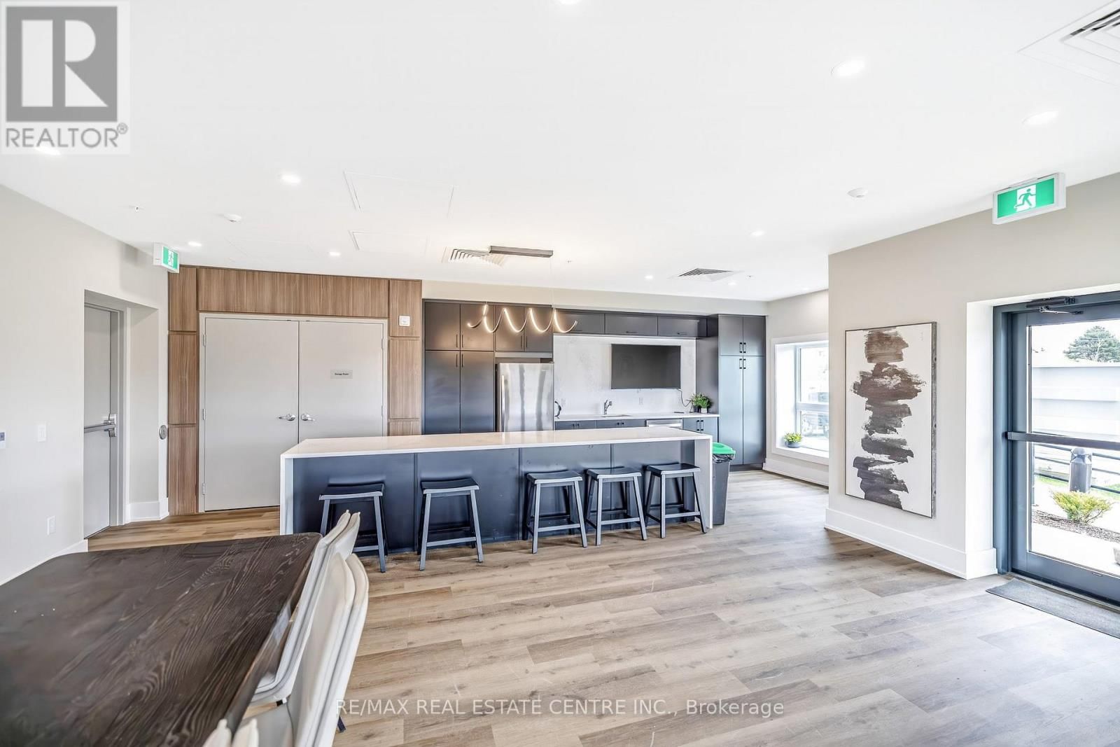 1000 LACKNER PLACE Image 25