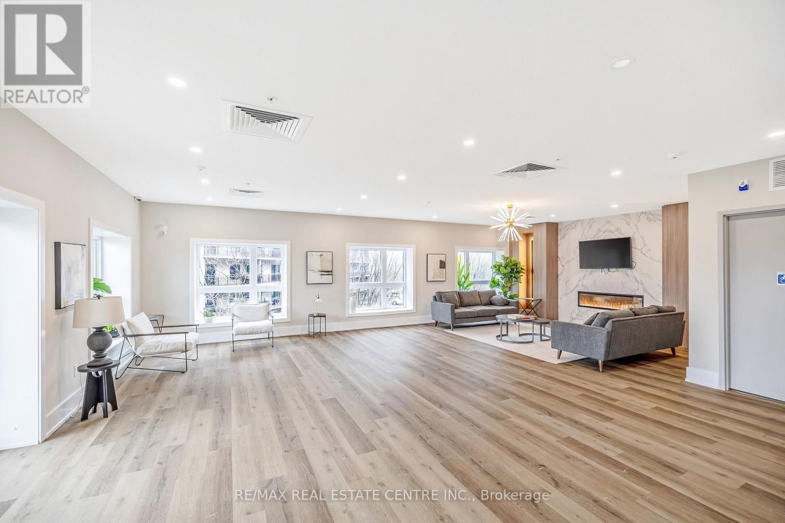 1000 LACKNER PLACE Image 26