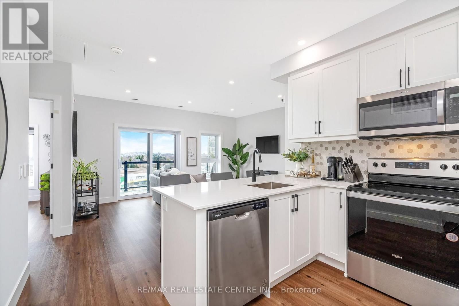 1000 LACKNER PLACE Image 6