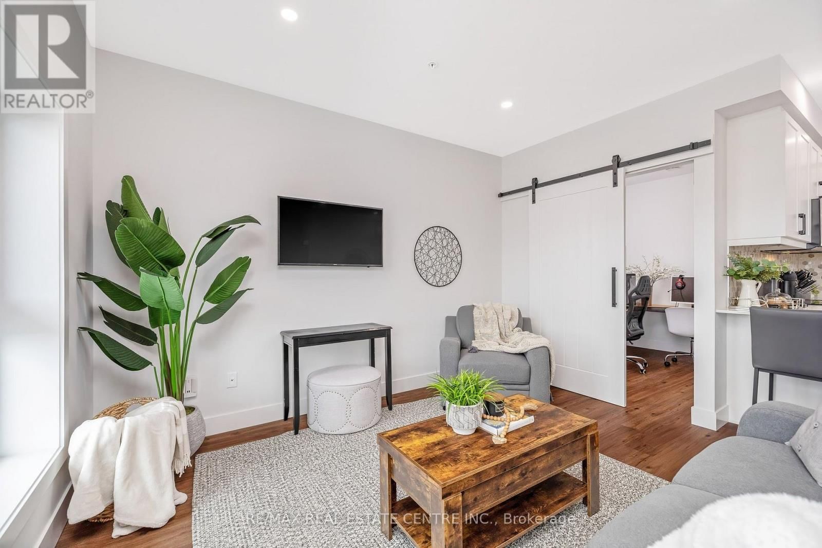 1000 LACKNER PLACE Image 9