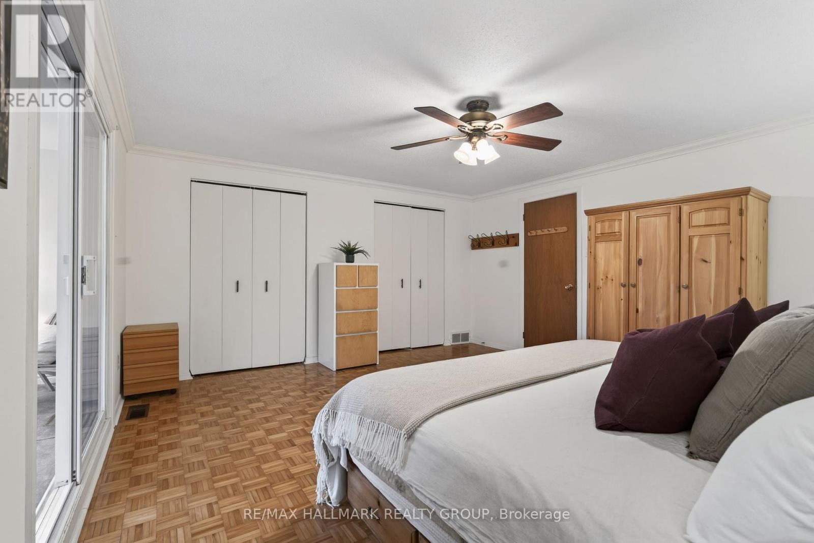 24 HOBART CRESCENT Image 22