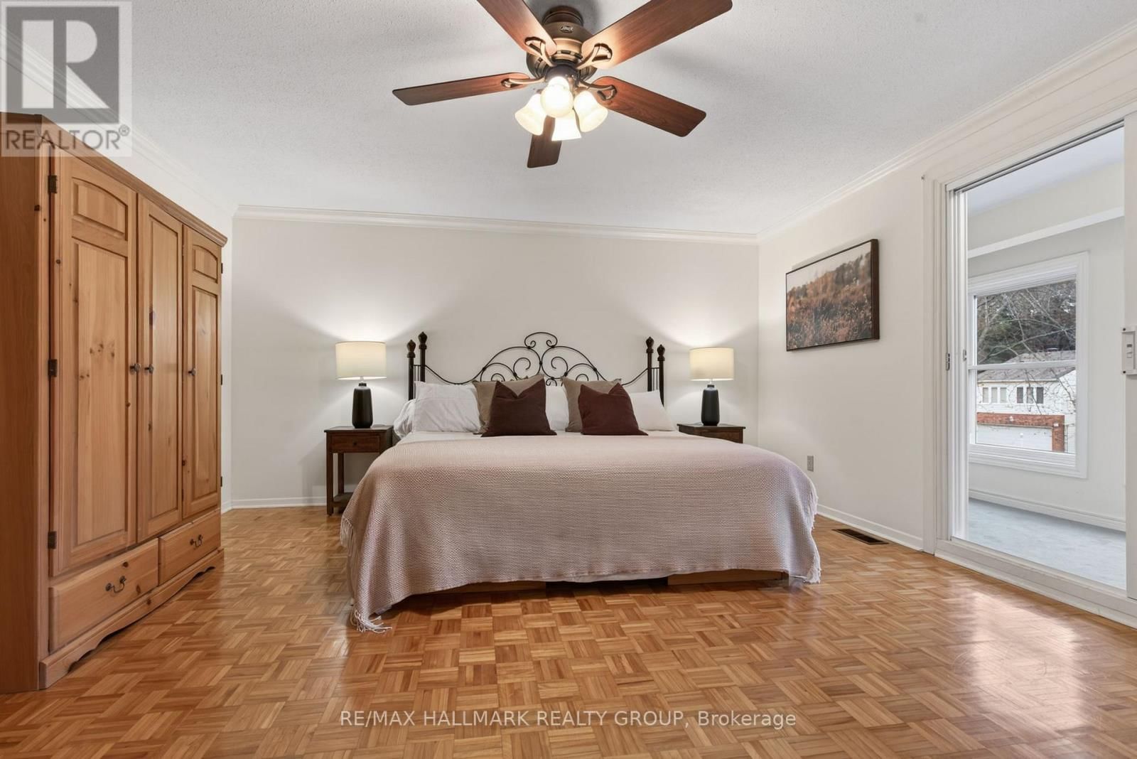 24 HOBART CRESCENT Image 23