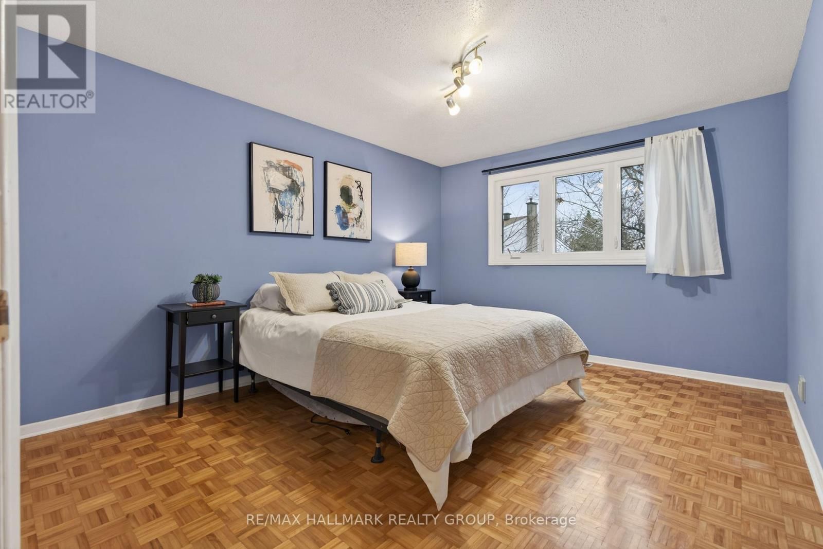 24 HOBART CRESCENT Image 24