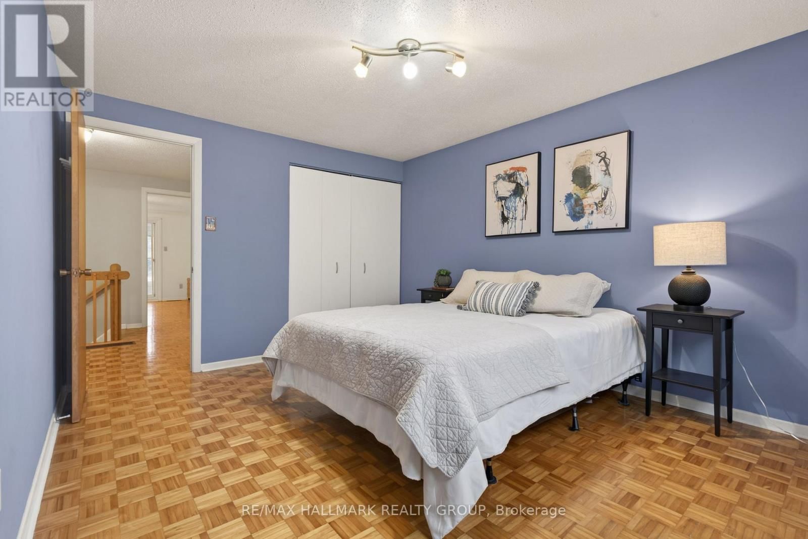 24 HOBART CRESCENT Image 25