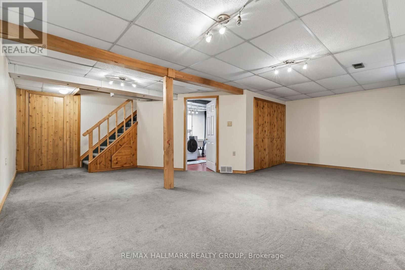 24 HOBART CRESCENT Image 31