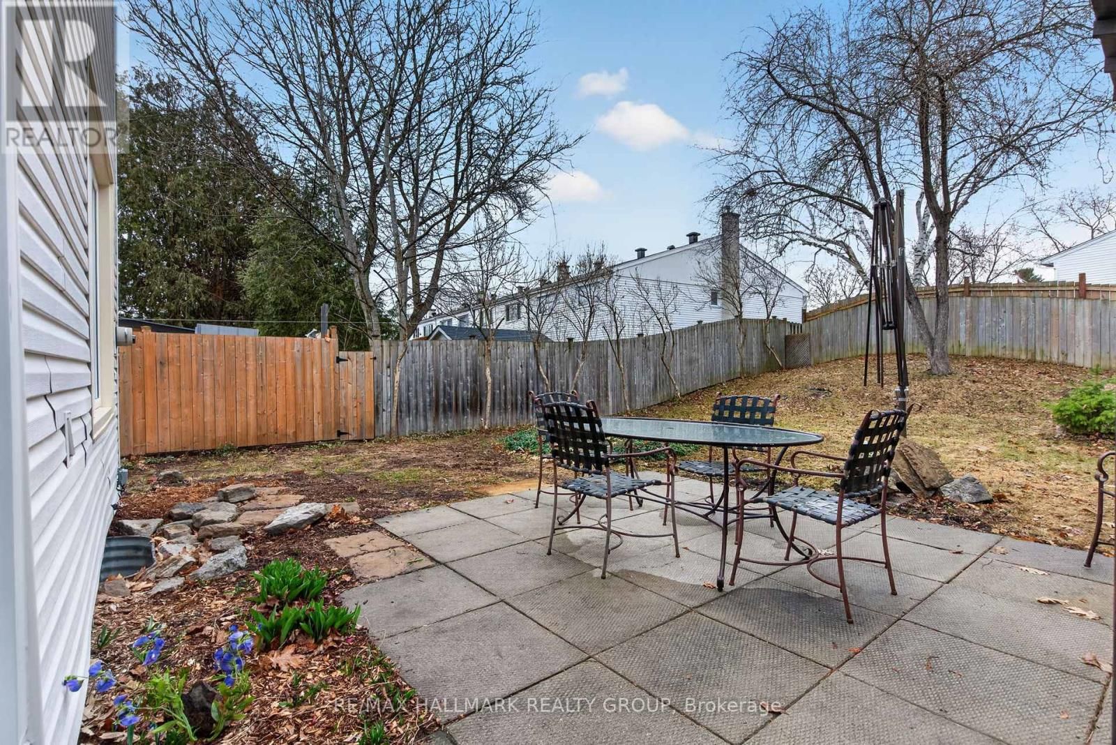 24 HOBART CRESCENT Image 33