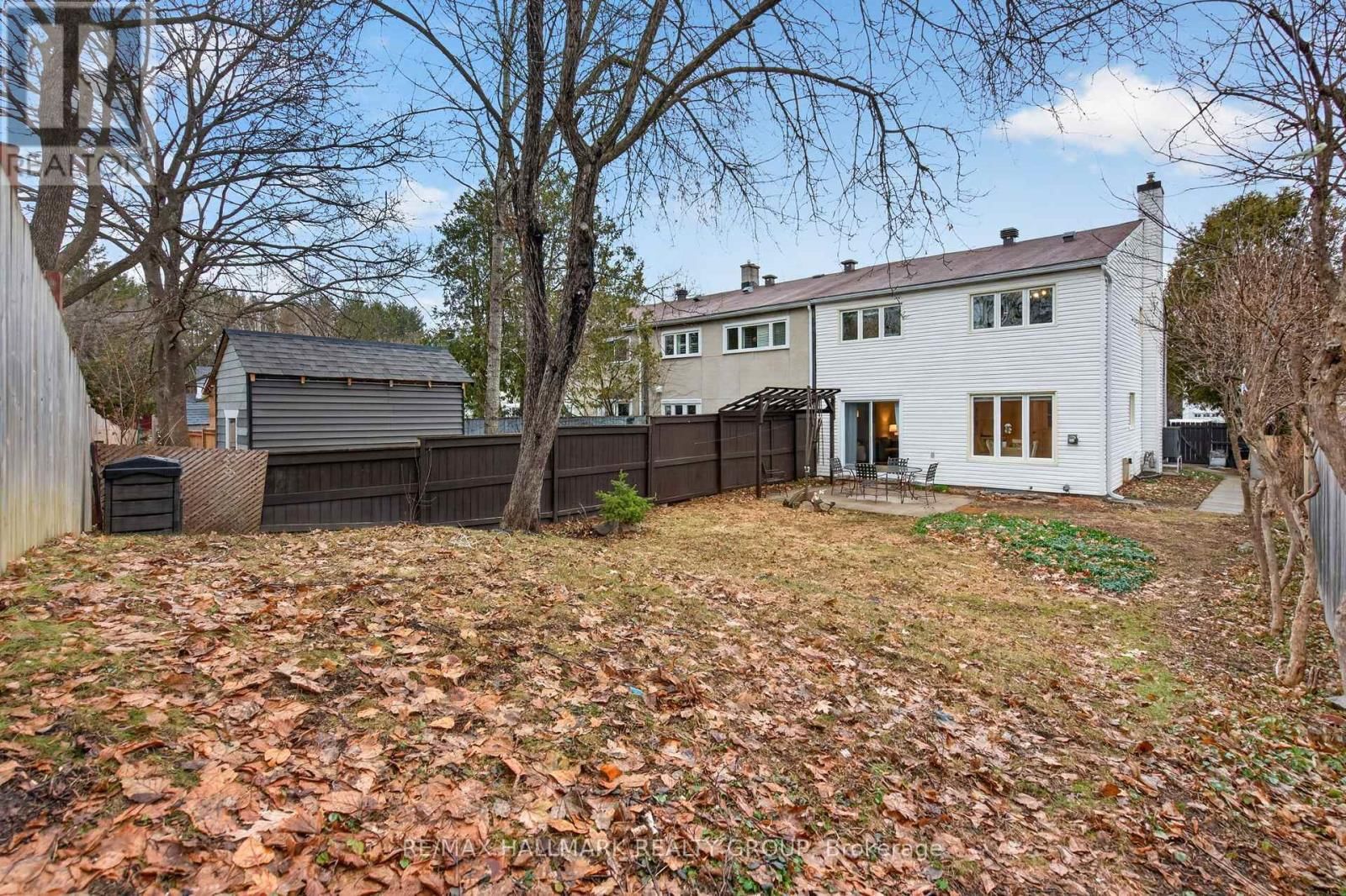 24 HOBART CRESCENT Image 35