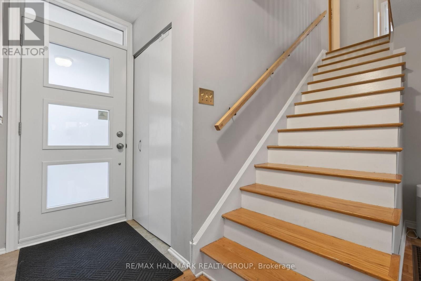 24 HOBART CRESCENT Image 4