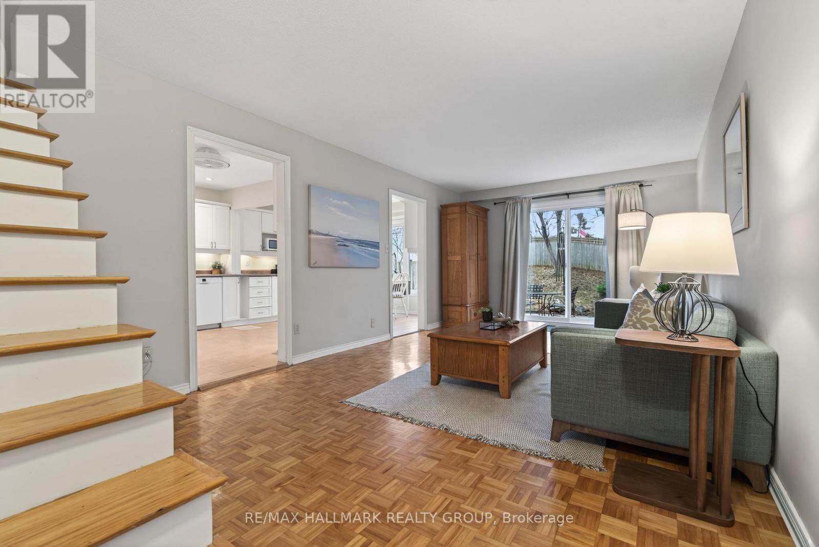 24 HOBART CRESCENT Image 5