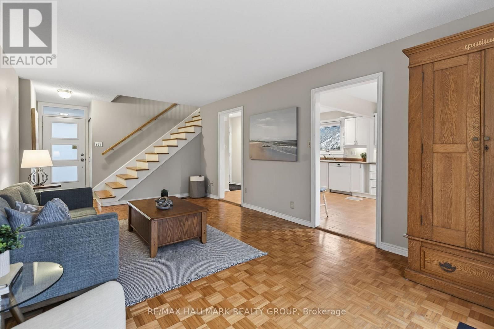 24 HOBART CRESCENT Image 7