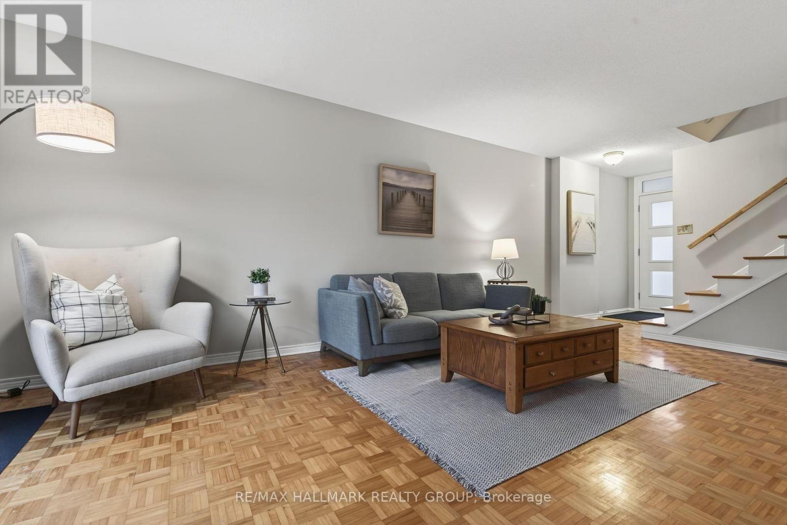 24 HOBART CRESCENT Image 8