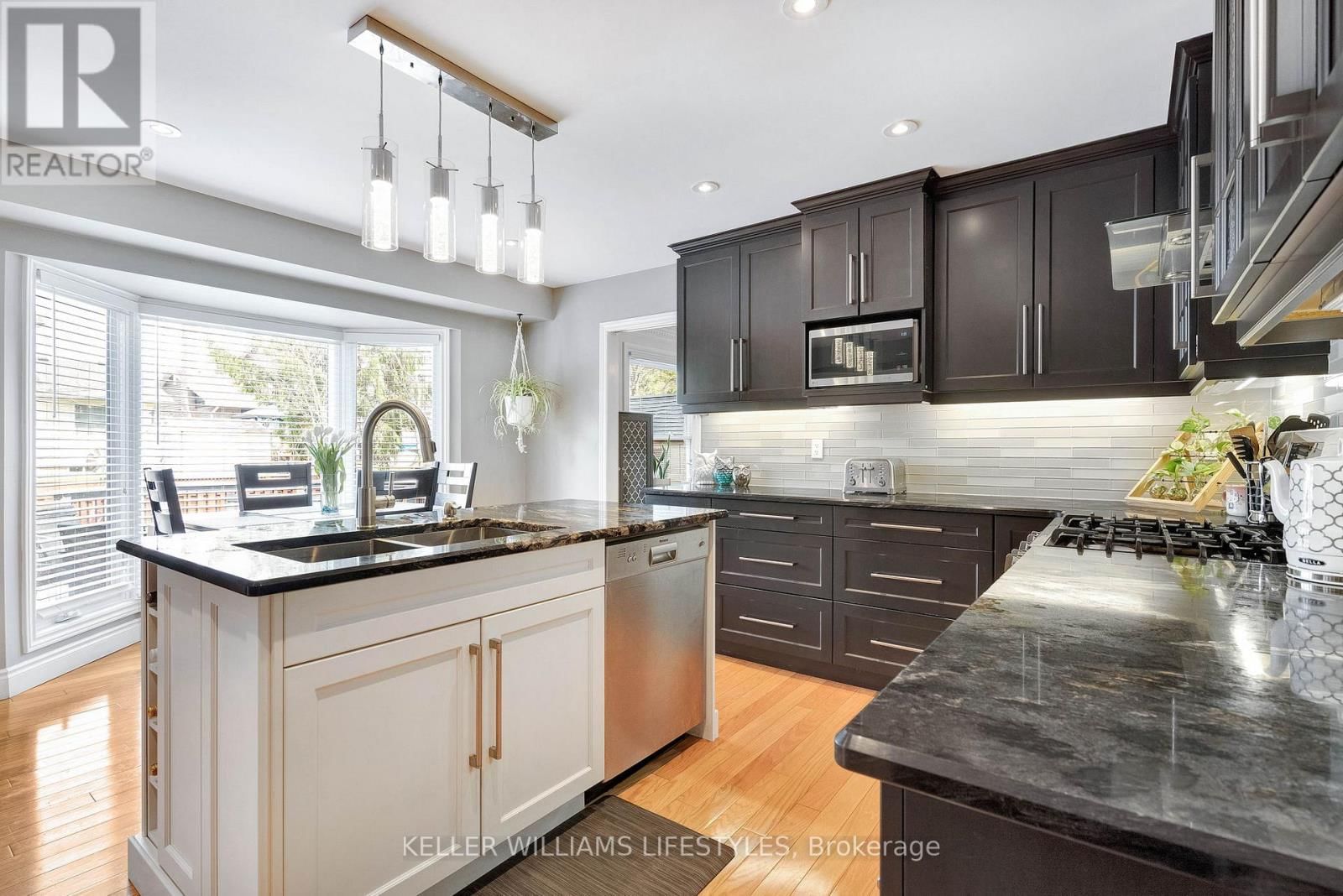 71 BLACKTHORNE CRESCENT Image 14