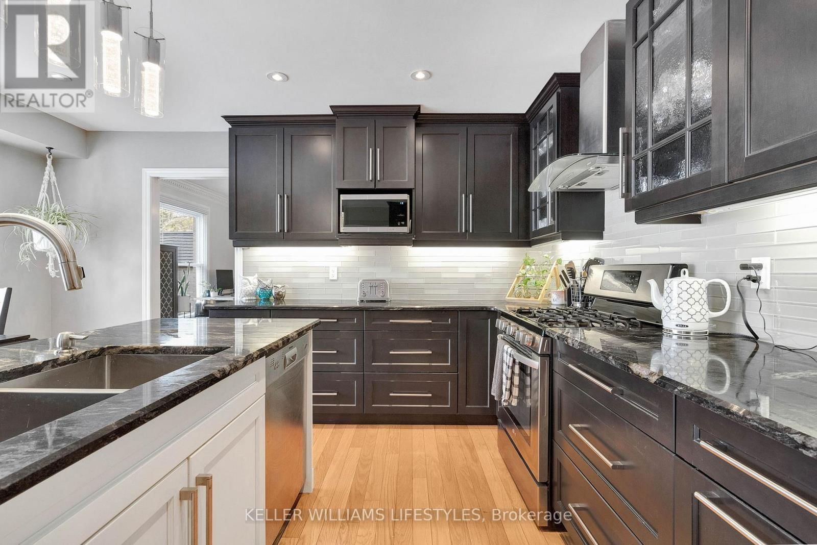 71 BLACKTHORNE CRESCENT Image 15