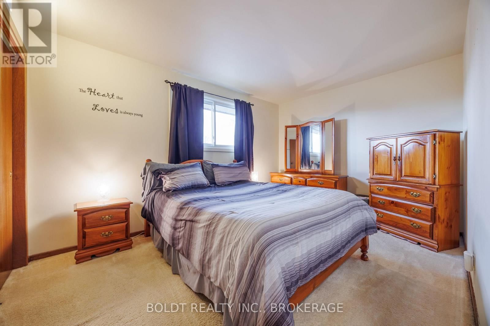 23 ACADIA CRESCENT Image 12