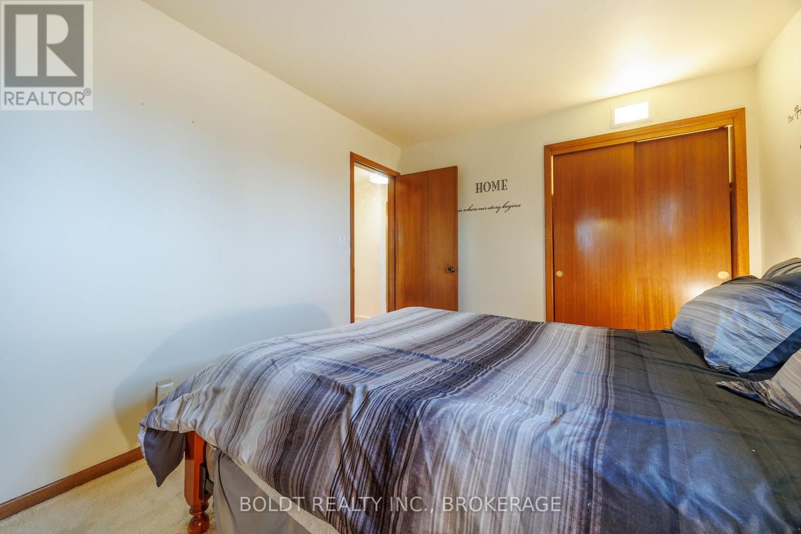 23 ACADIA CRESCENT Image 13