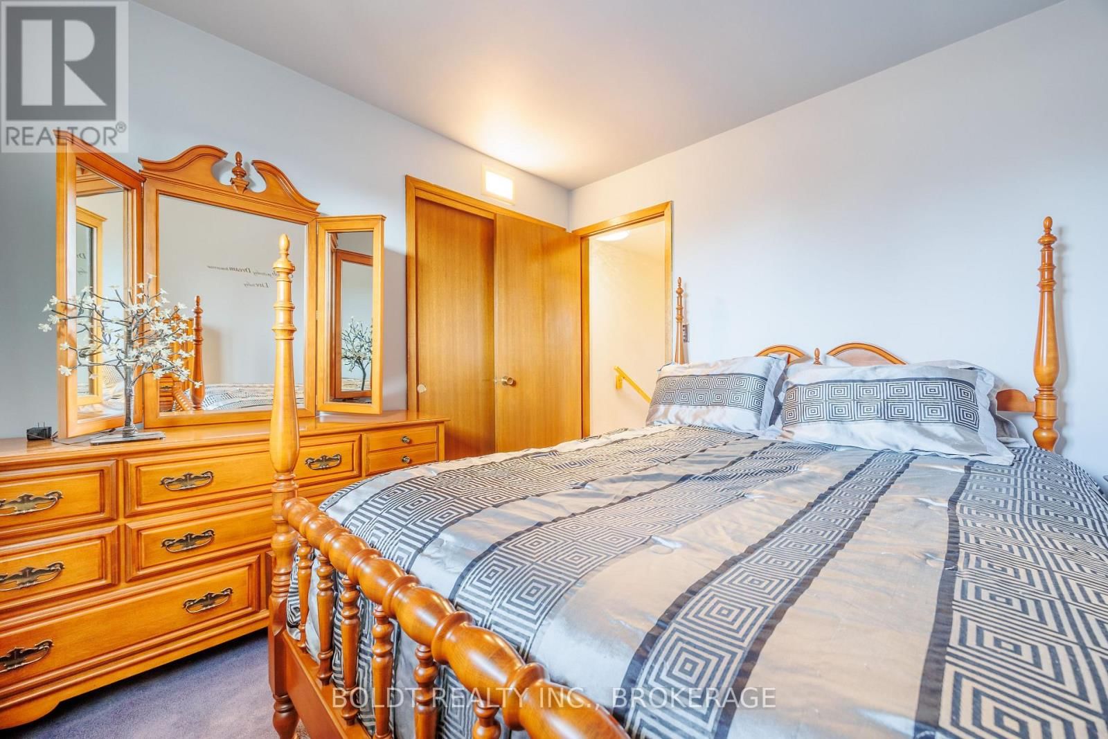 23 ACADIA CRESCENT Image 17