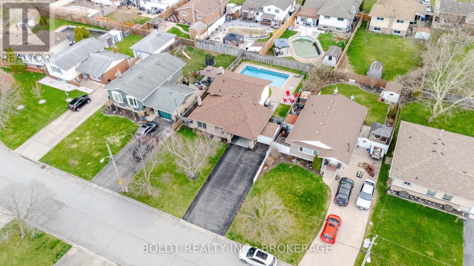 23 ACADIA CRESCENT Image 29