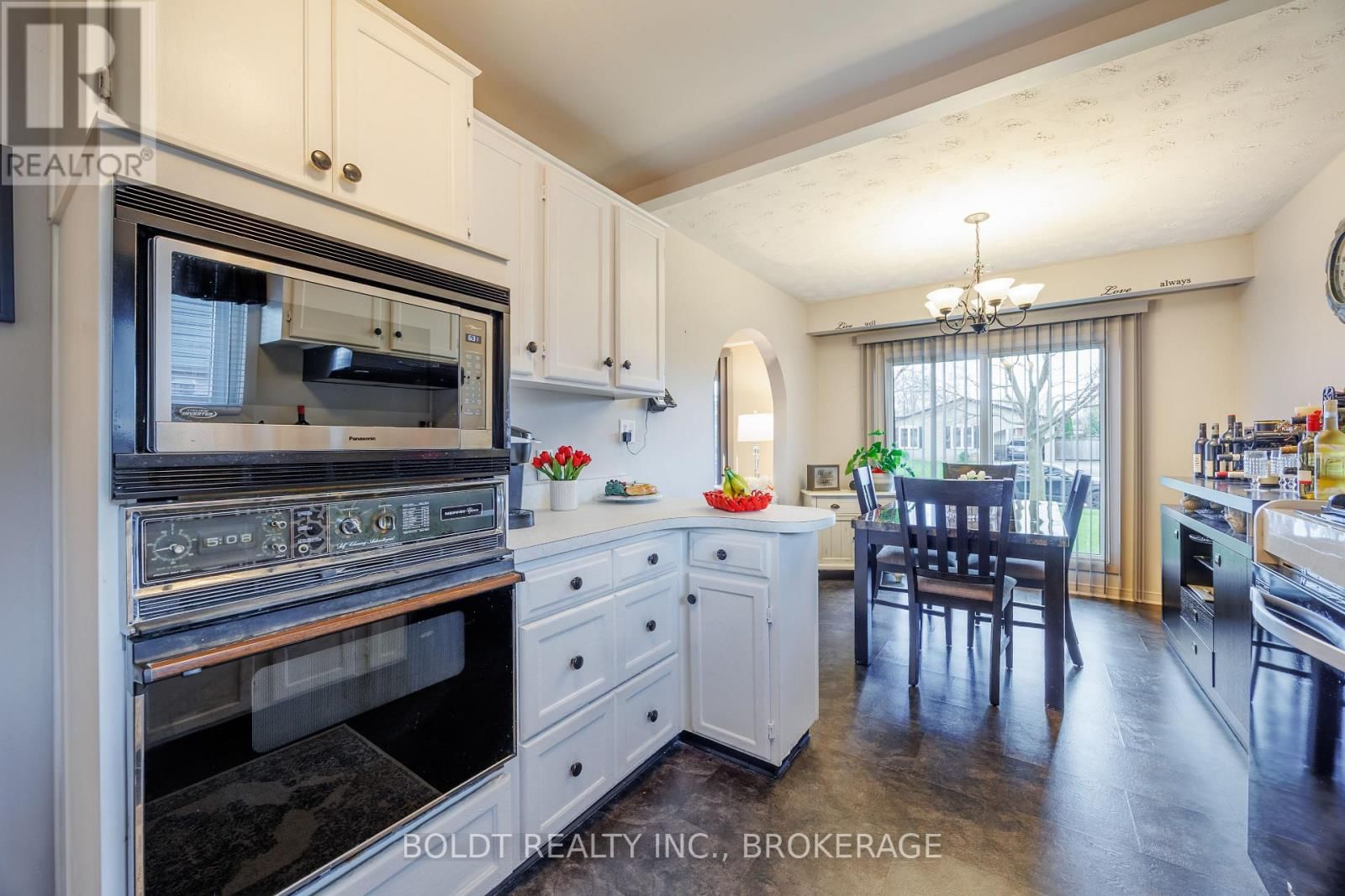 23 ACADIA CRESCENT Image 9