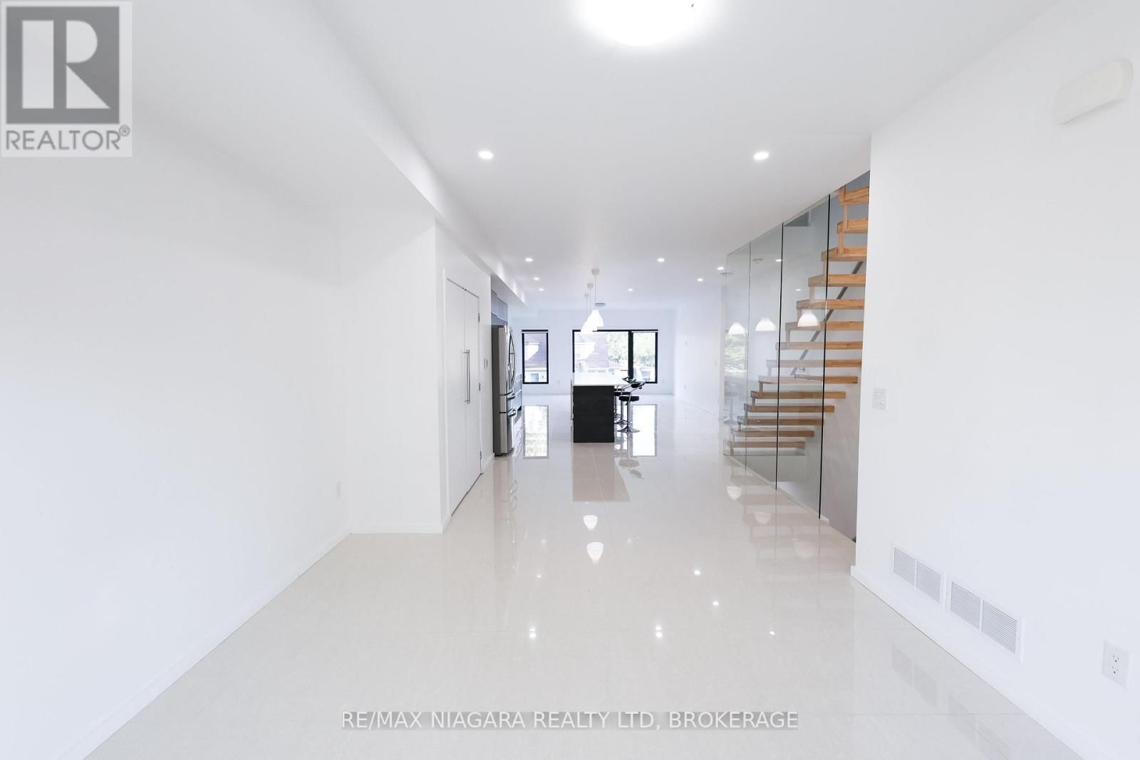 68 FIRST STREET Image 11