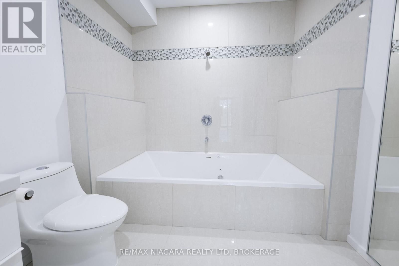 68 FIRST STREET Image 16