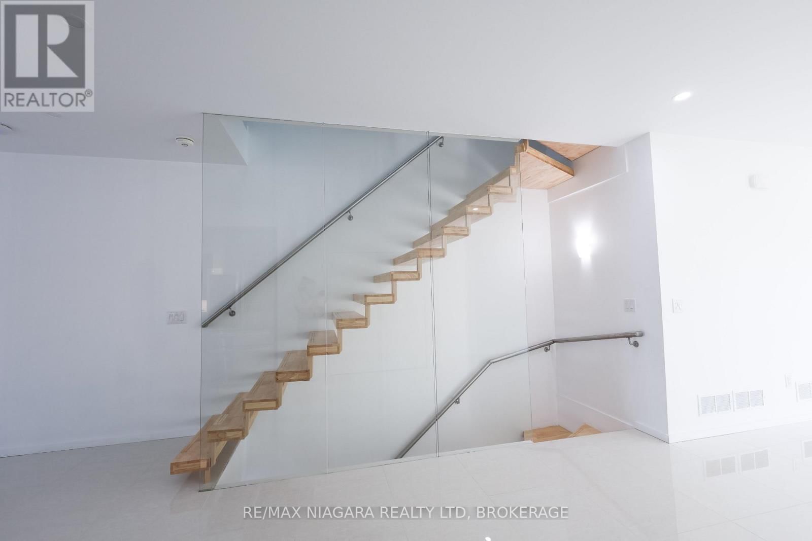 68 FIRST STREET Image 23