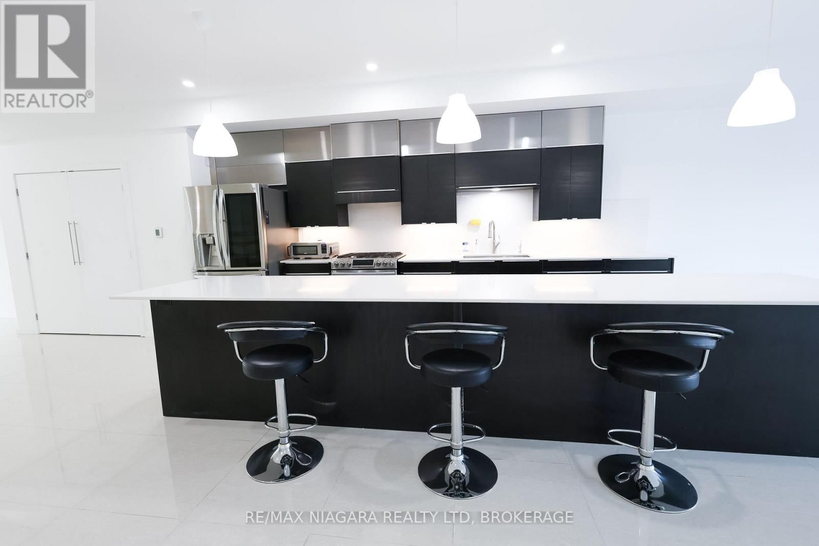 68 FIRST STREET Image 4