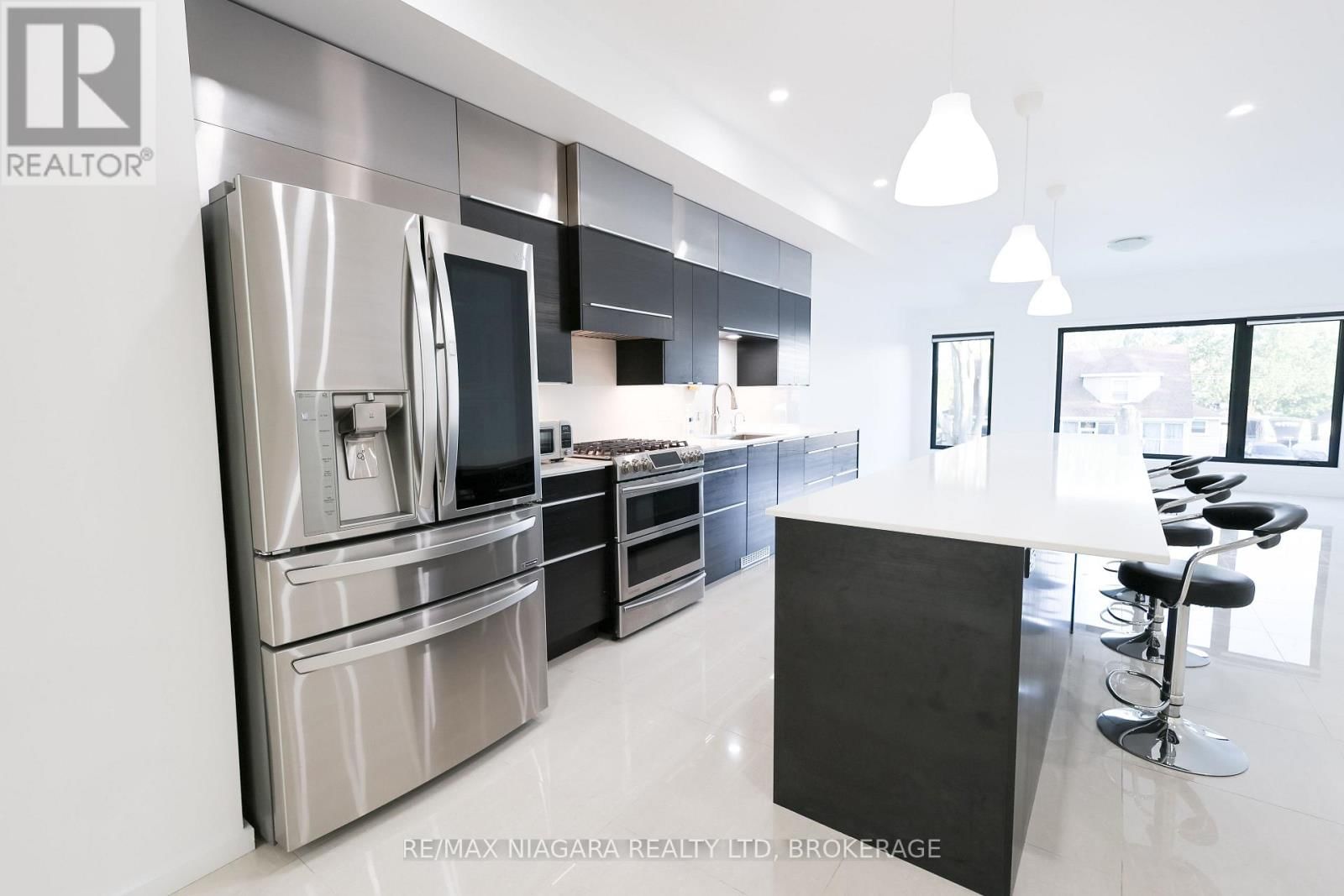 68 FIRST STREET Image 6