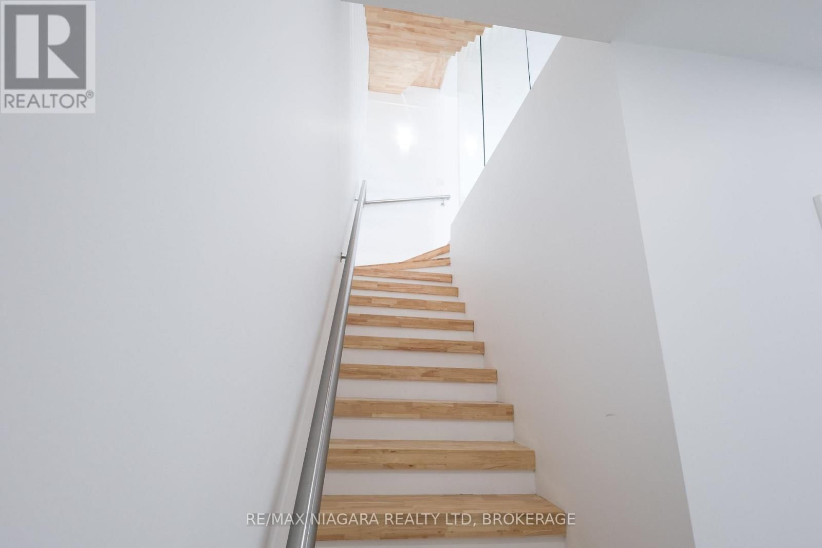 68 FIRST STREET Image 9