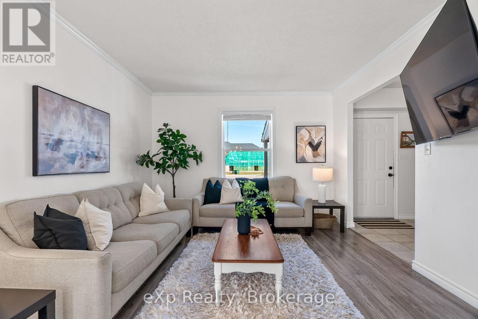 63 GUELPH STREET Image 12